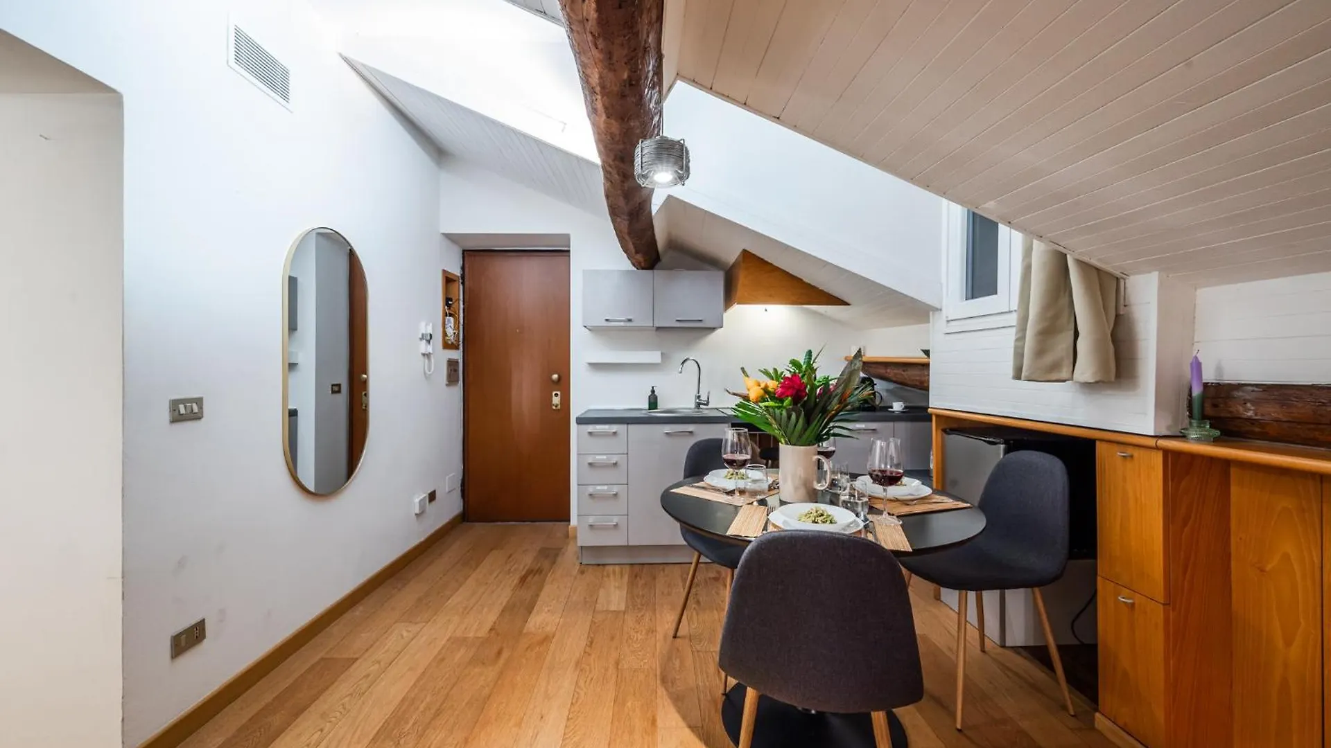The Mirror Attic - Moscova Brera Milano Lejlighed 0*,
